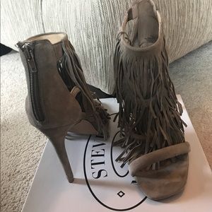 Steve Madden Taupe Fringe Heels