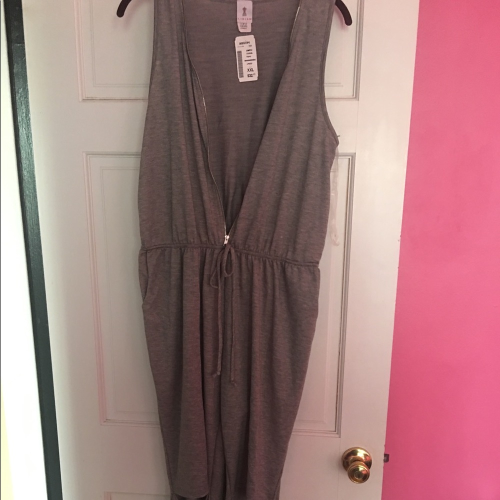 SLEEVELESS GREY JERSEY JUMPSUIT WITH KNEE SLITS