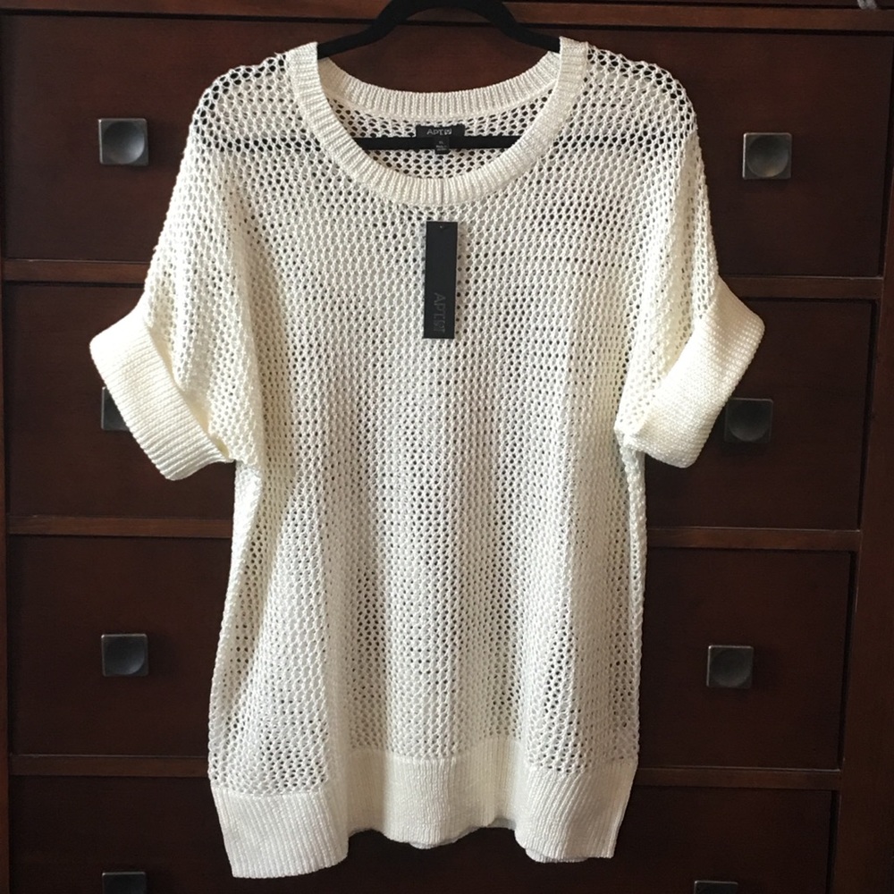 NWT Apt. 9 cuffed sleeve pullover count