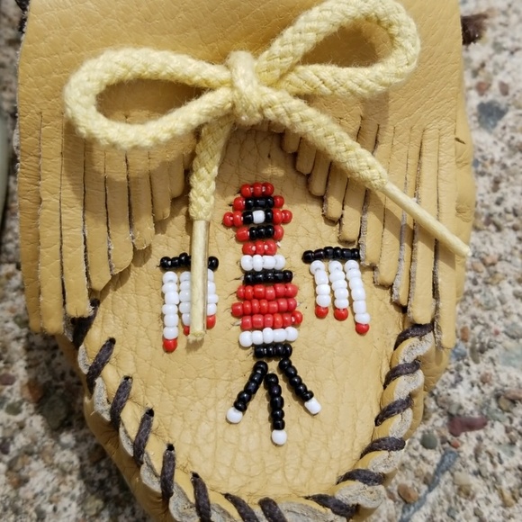 Minnetonka Thunderbird Moccasins - Picture 6 of 6
