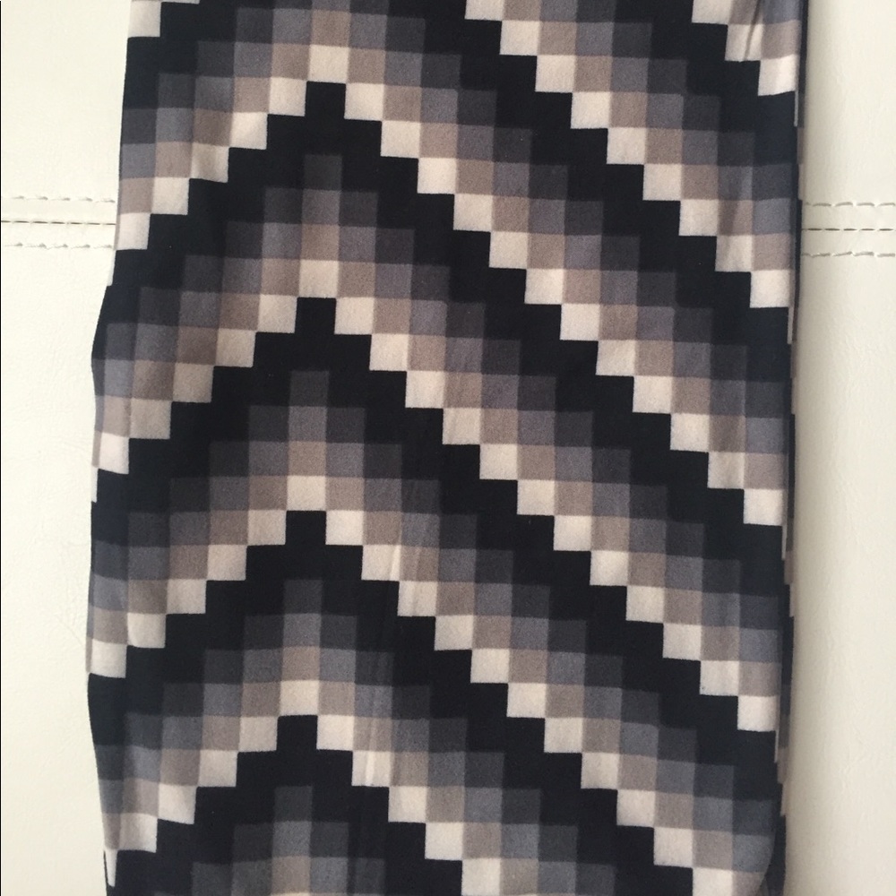 ✨NWT LULAROE OS LEGGINGS✨