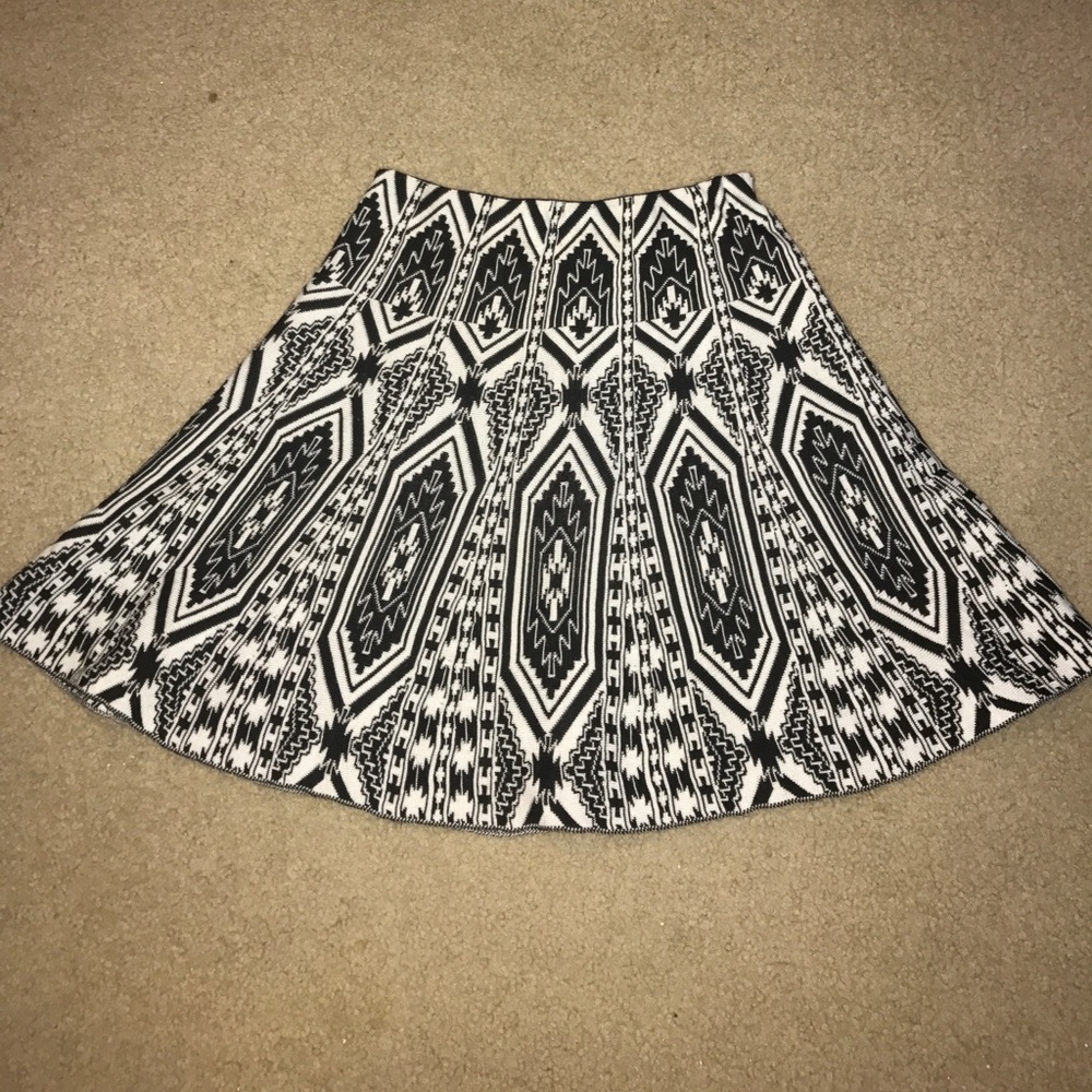Geo pattern skirt