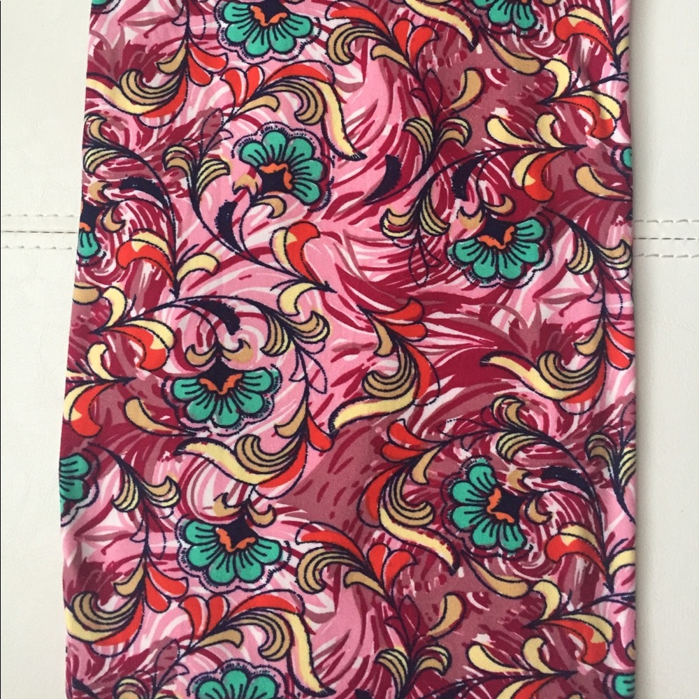 ✨NWT LULAROE TC LEGGINGS✨