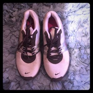 Size 7 Nike Shox