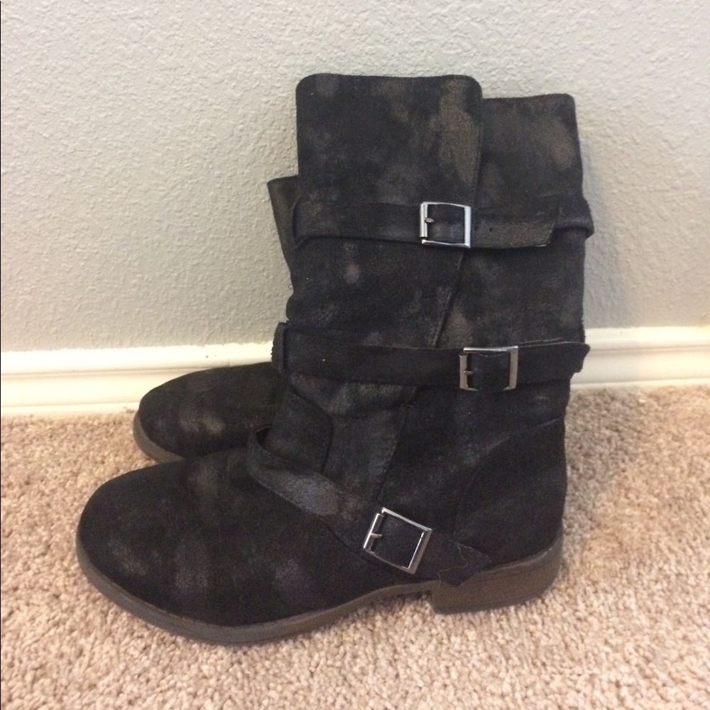 RESERVED Suede boots