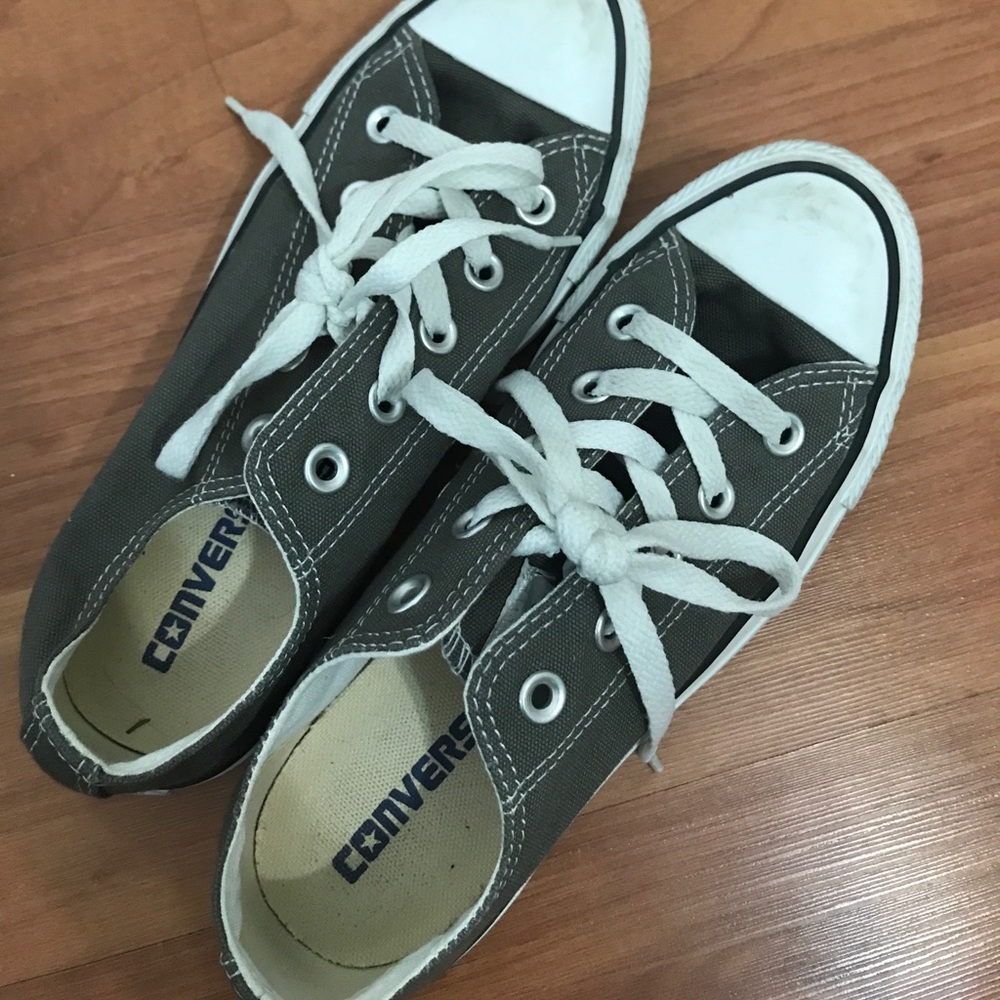 Grey converse!!