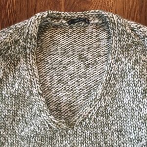 Zara Sweaters - Zara V-Neck Twist Knit Sweater Zara Sweaters - Zara V-Neck Twist Knit Sweater