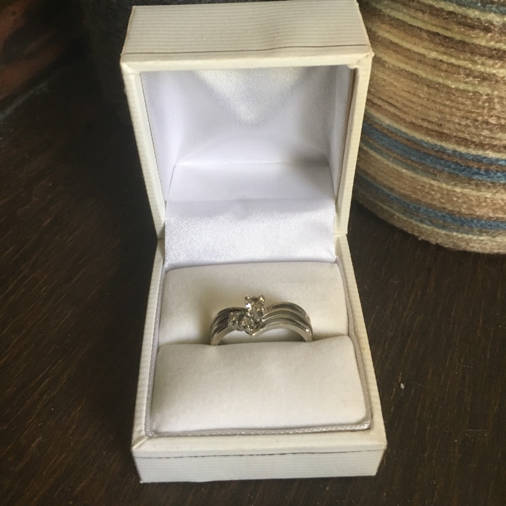 🚫SOLD🚫💍80s style engagement ring 💍