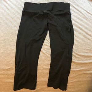 Pink ultimate cropped leggings