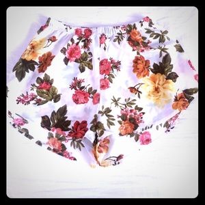 🌸NWOT Ambiance Apparel Shorts🌸