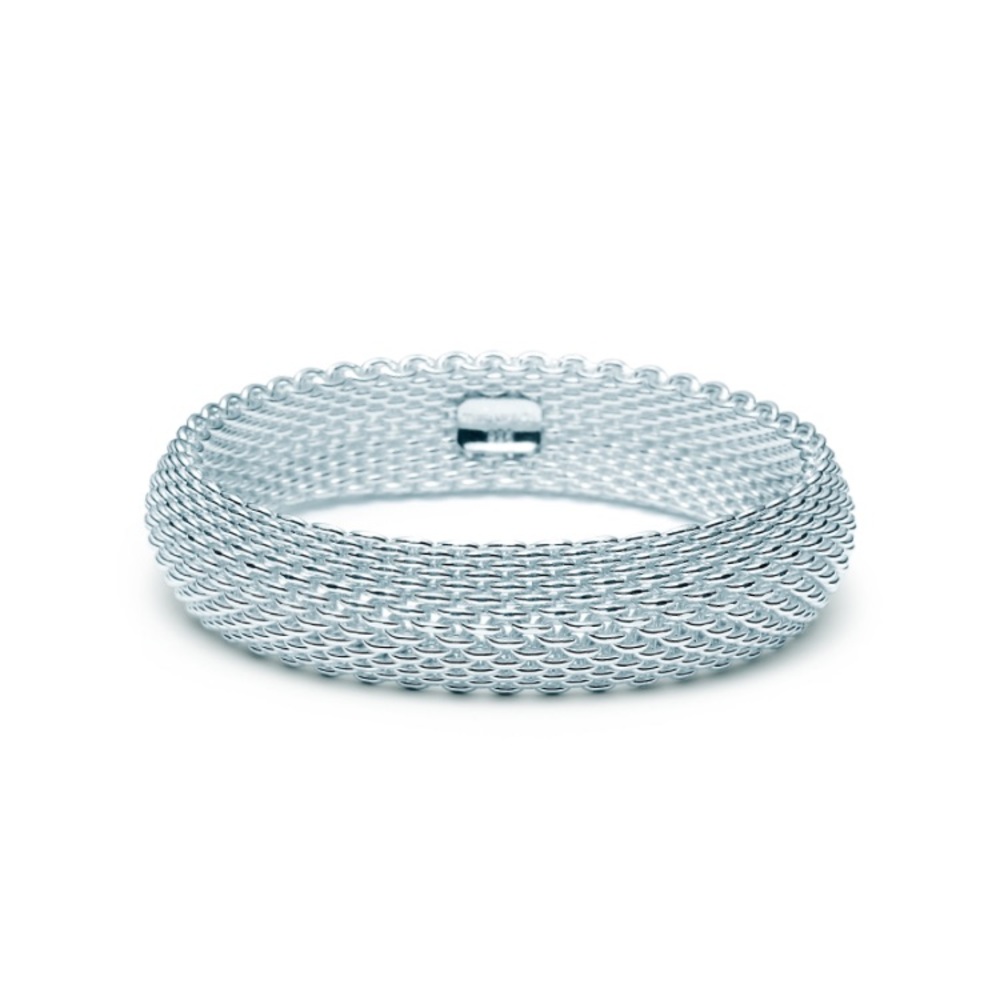 TIFFANY SOMERSET™
BANGLE