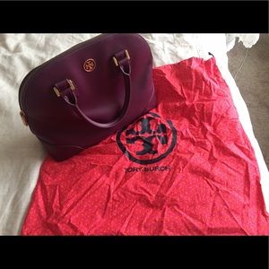 Beautiful *RARE* Tory Butch Robinson in Plum