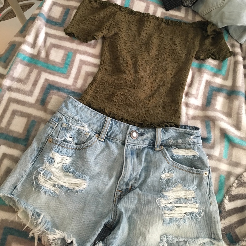 american eagle distressed jean shorts