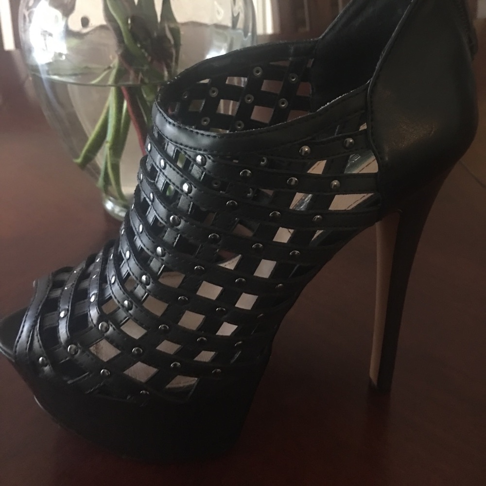 Caged platform heels...!!💓💖💥💥 - Picture 6 of 8