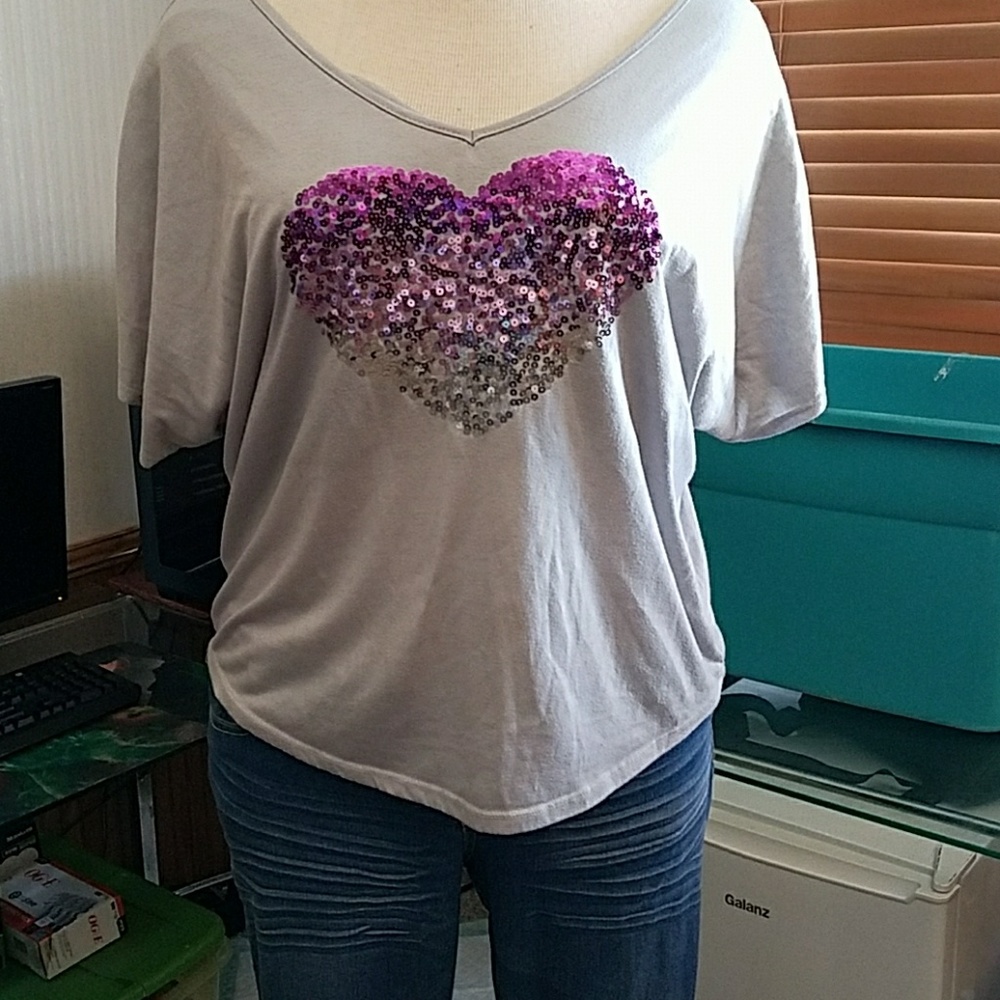 Dots 2x heart design  t shirt