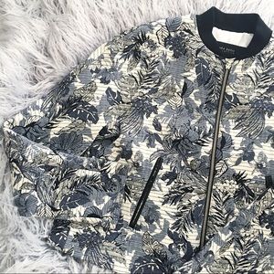 Floral Bomber Jacket Zara XS Floral Bomber Jacket Zara XS