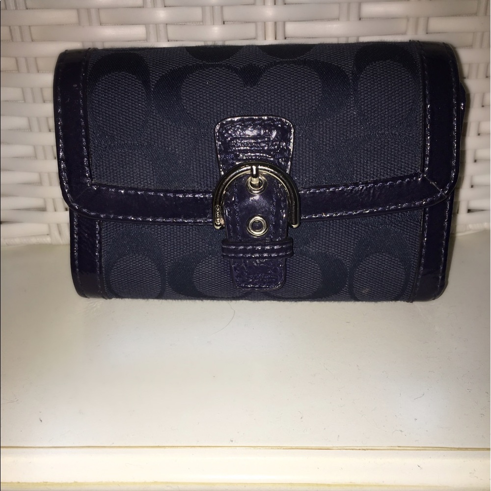 100% authentic navy coach wallet💙