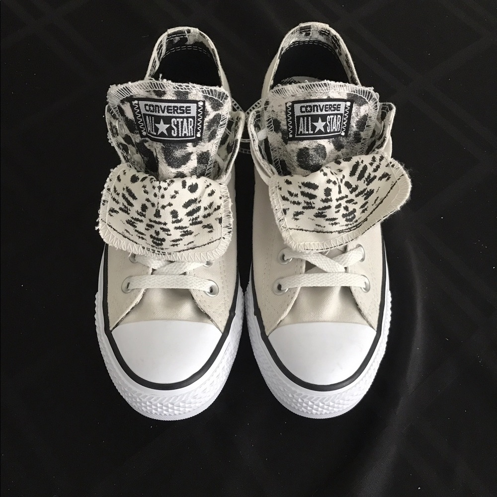 🚫🚫Sold on Another site🚫🚫Converse Double Tongue