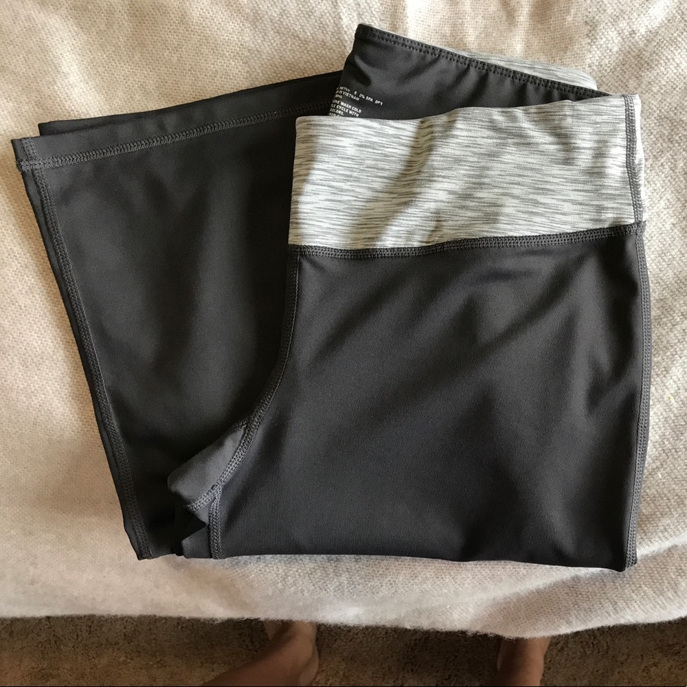 Grey yoga pants