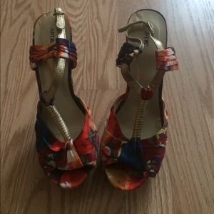 Never worn before - In perfect condition