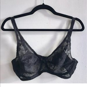 VINTAGE CHRISTIAN DIOR black lace bra ((SIZE 36C))