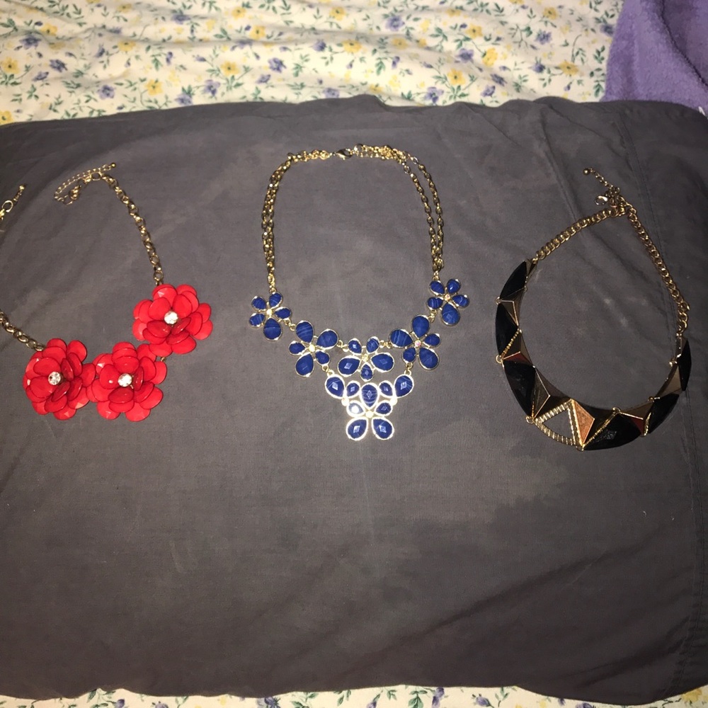 Selling all 3 of these neckless bought at Kohls