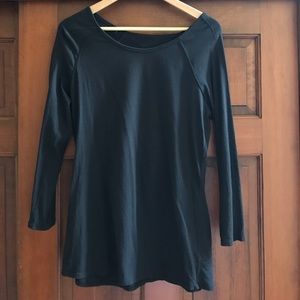 Lululemon open upper back 3/4 length sleeve