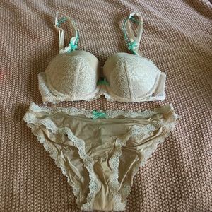 Victoria's Secret Dream Angels Bra & Panty Set