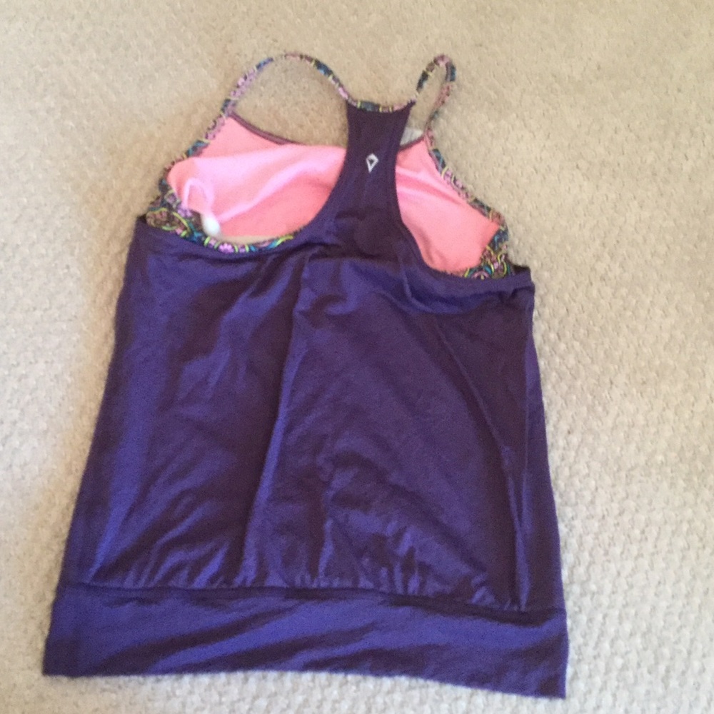 Running/Workout top - Picture 2 of 2