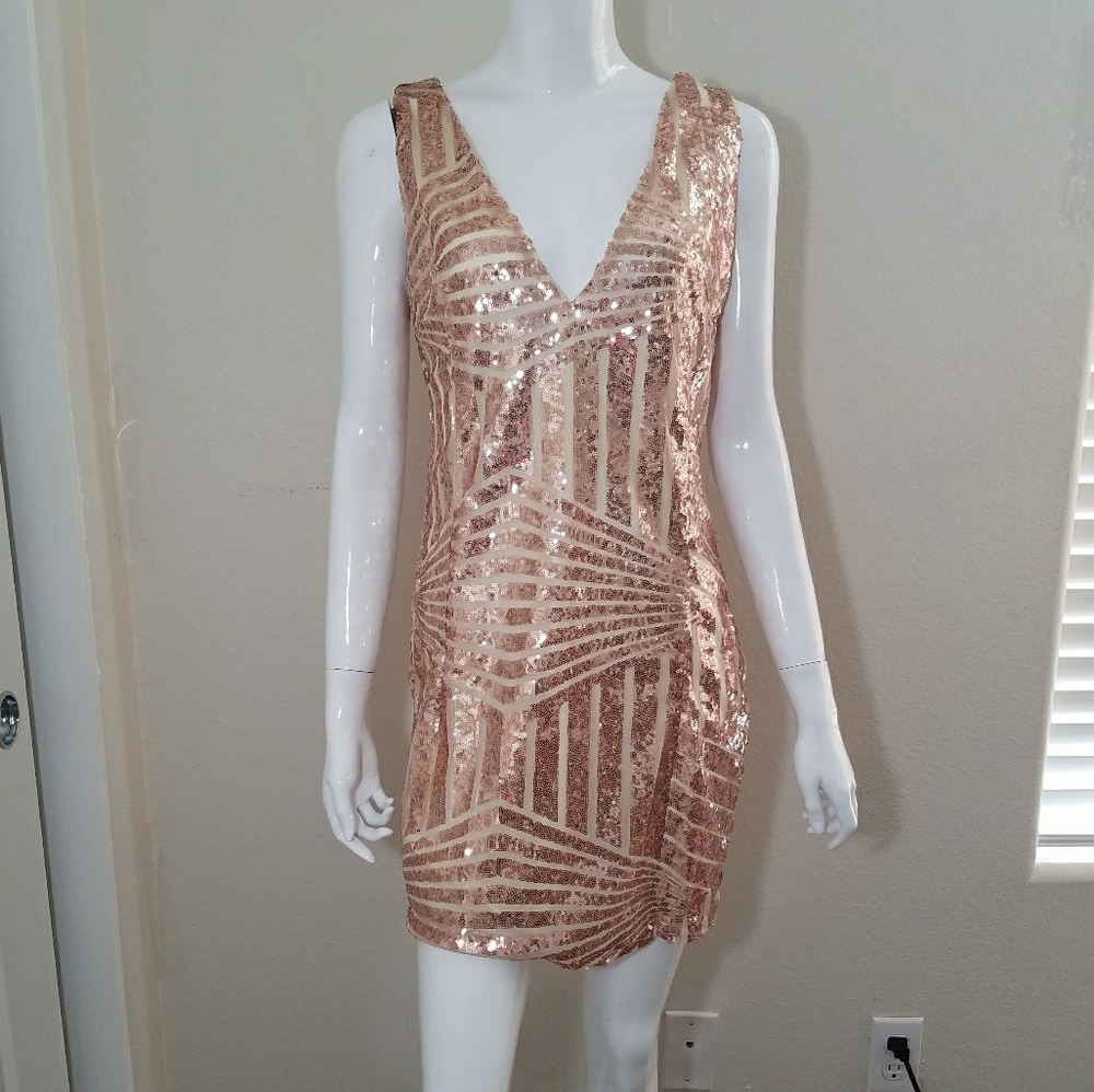 🔥SALE🔥🌻HP 6/15🌻ROSE GOLD SEQUIN SEXY DRESS - Picture 5 of 7