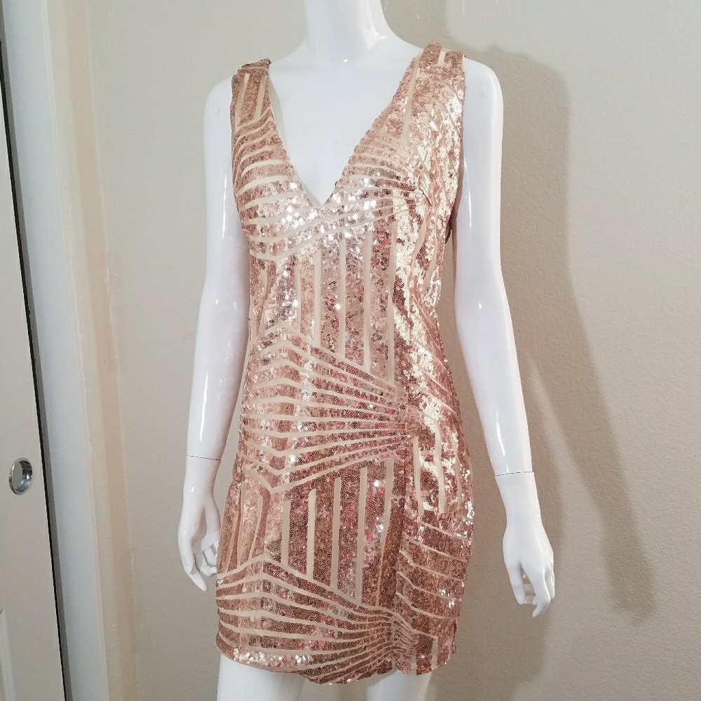 🔥SALE🔥🌻HP 6/15🌻ROSE GOLD SEQUIN SEXY DRESS - Picture 6 of 7