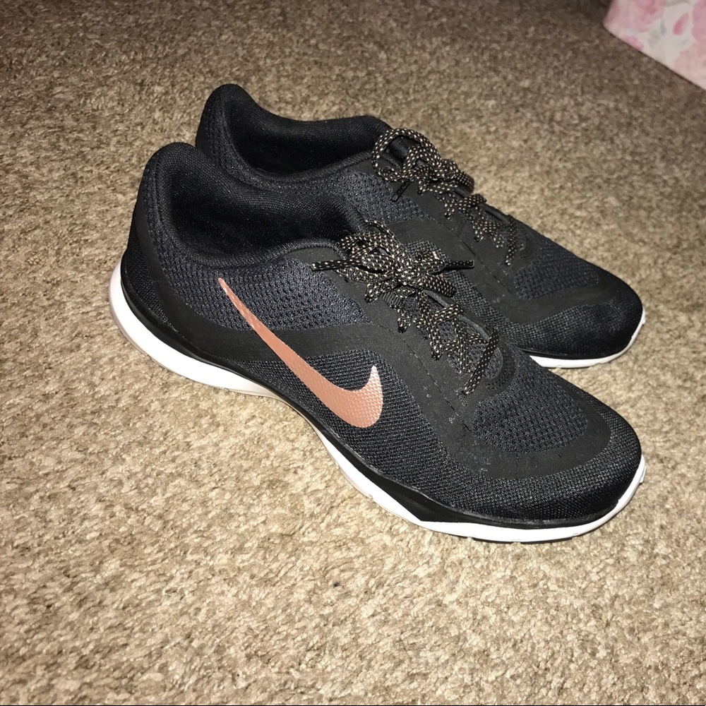 Nike tennis shoes