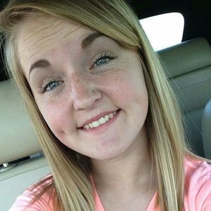 Meet your Posher, Alicia