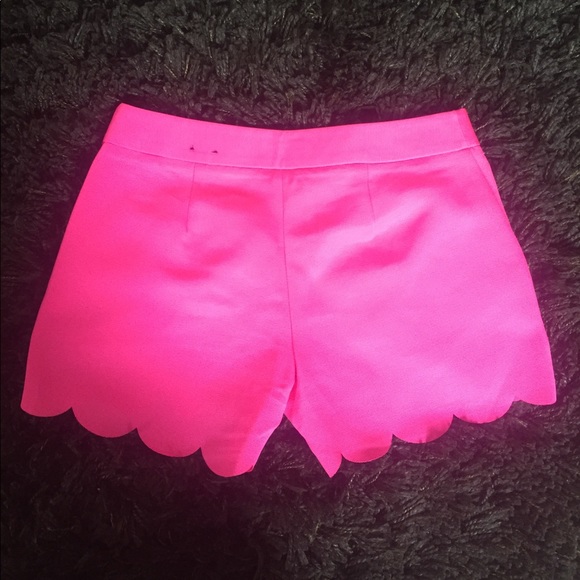 Express Hot Pink Scallop Hem Shorts NWOT - Picture 4 of 8