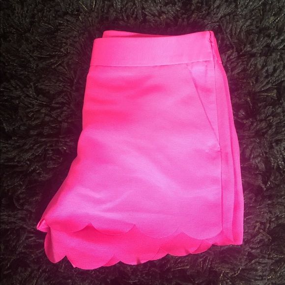 Express Hot Pink Scallop Hem Shorts NWOT - Picture 5 of 8