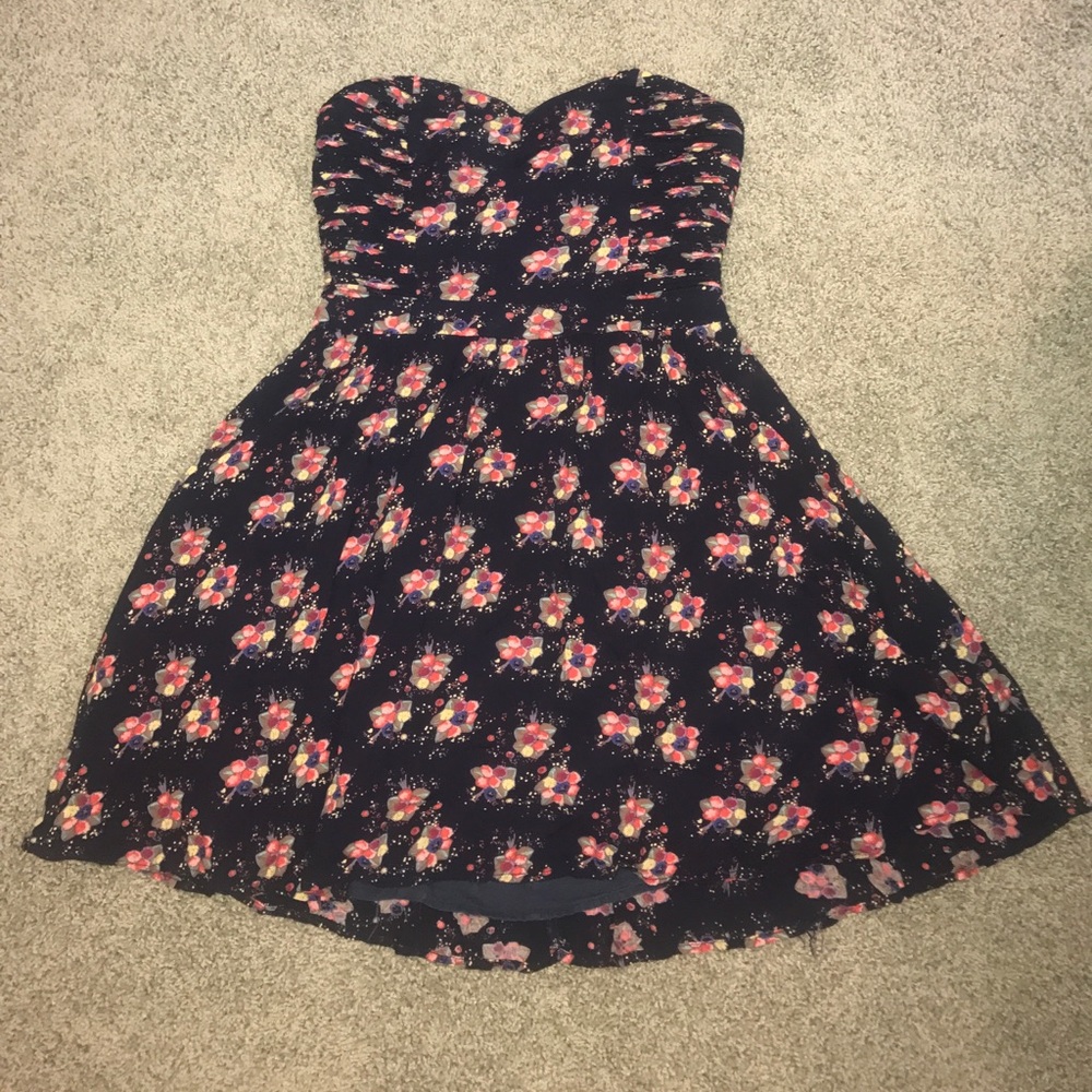 Floral strapless dress🌺