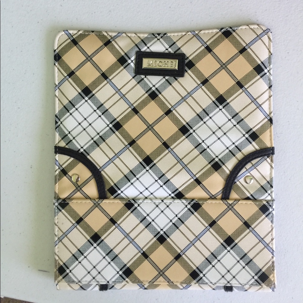 Miche classic shell.