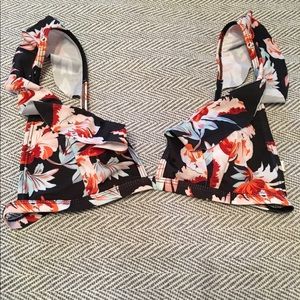 Floral bikini top with ruffled straps