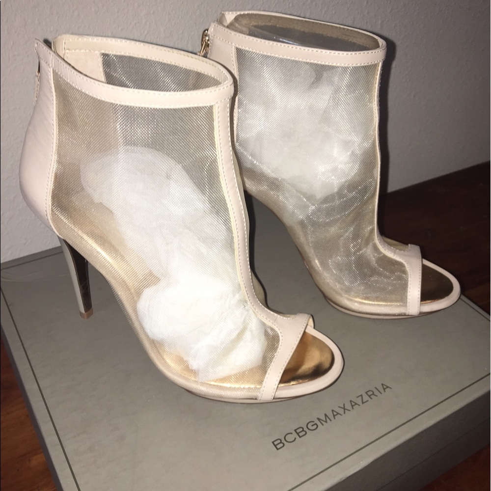 Shoes:: BCBGMAXAZRIA MA-Gamma Ankle Bootie (Nude)