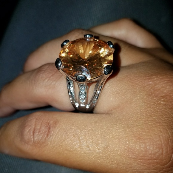 Ring - Picture 2 of 3