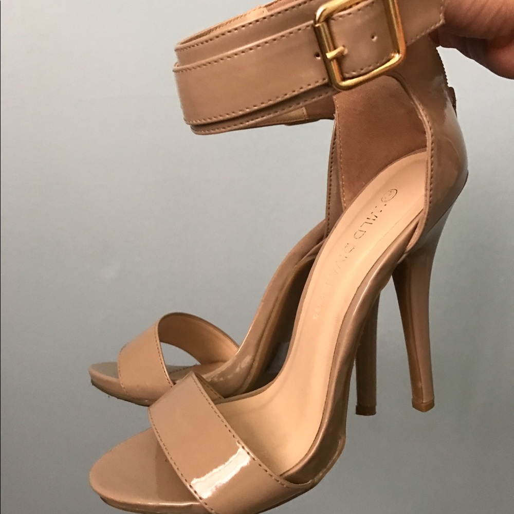Nude heels!