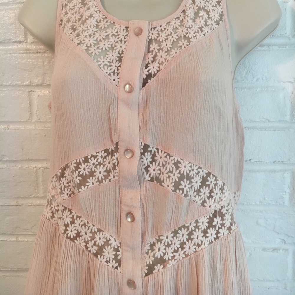 Lovely Blush Dress - Picture 3 of 4