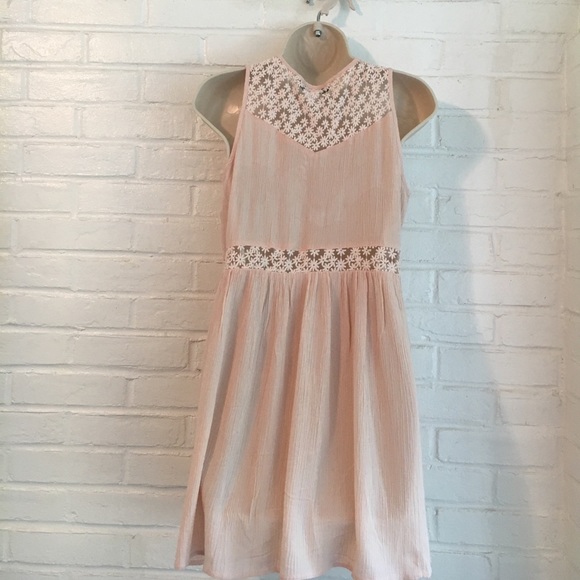 Lovely Blush Dress - Picture 2 of 4