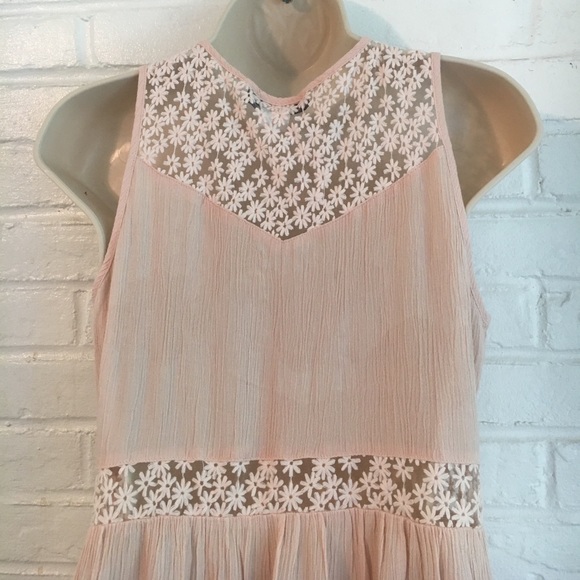 Lovely Blush Dress - Picture 4 of 4