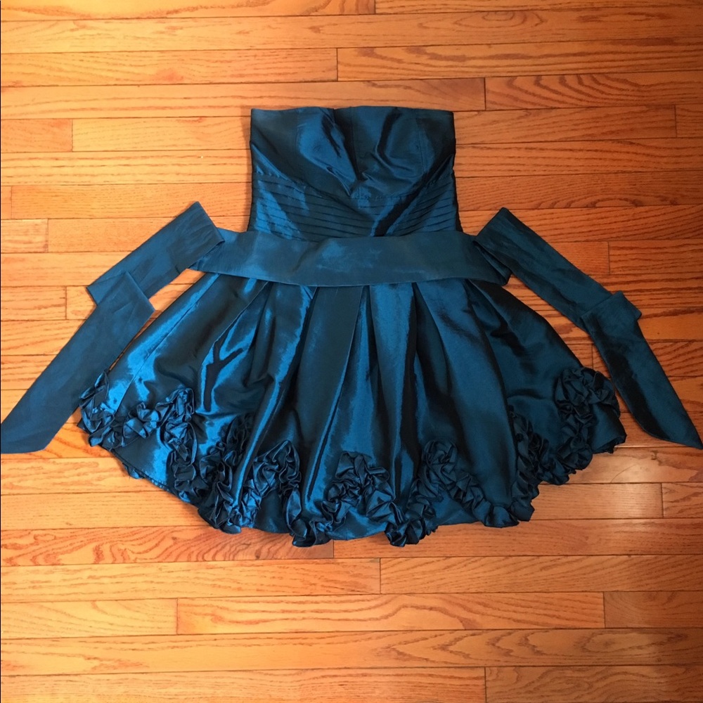 Daisy strapless blue mini dress