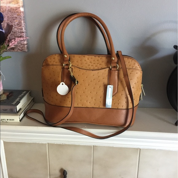 new directions Handbags - NWT super cute medium bag