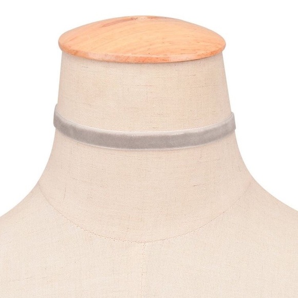 🛍SOLD🛍 Skinny Gray Velvet Choker - Picture 2 of 2