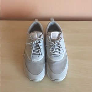 Nike Women's Air Max Thea 7.5