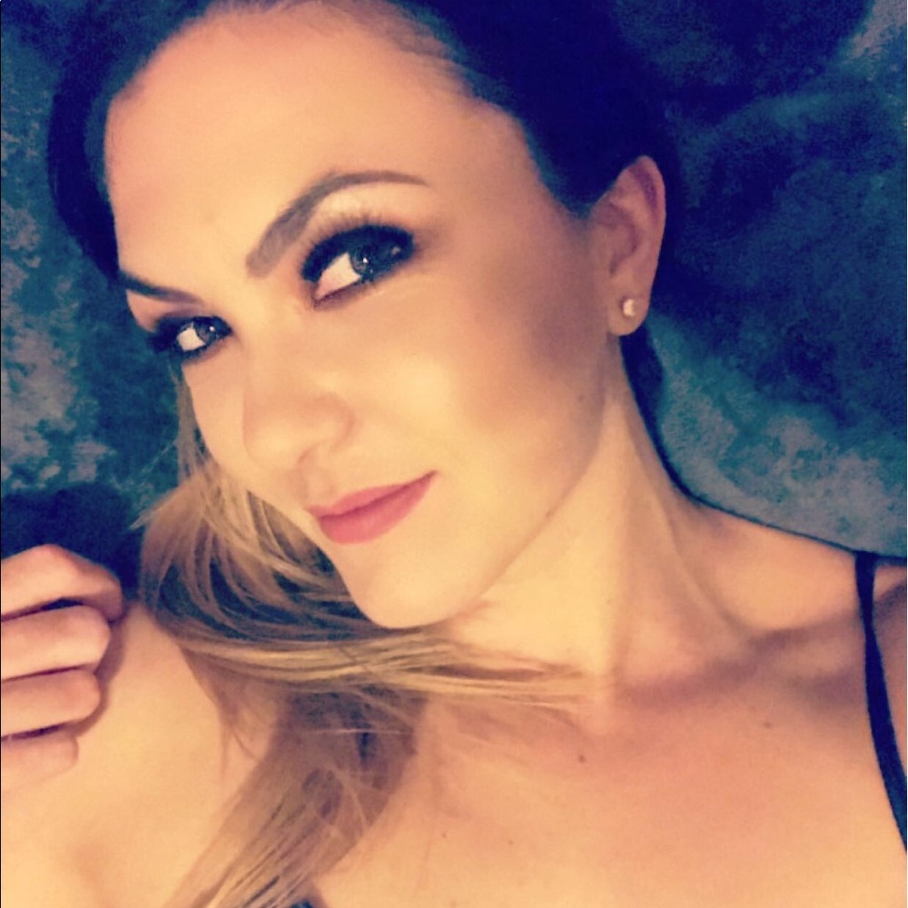 Meet your Posher, Karena