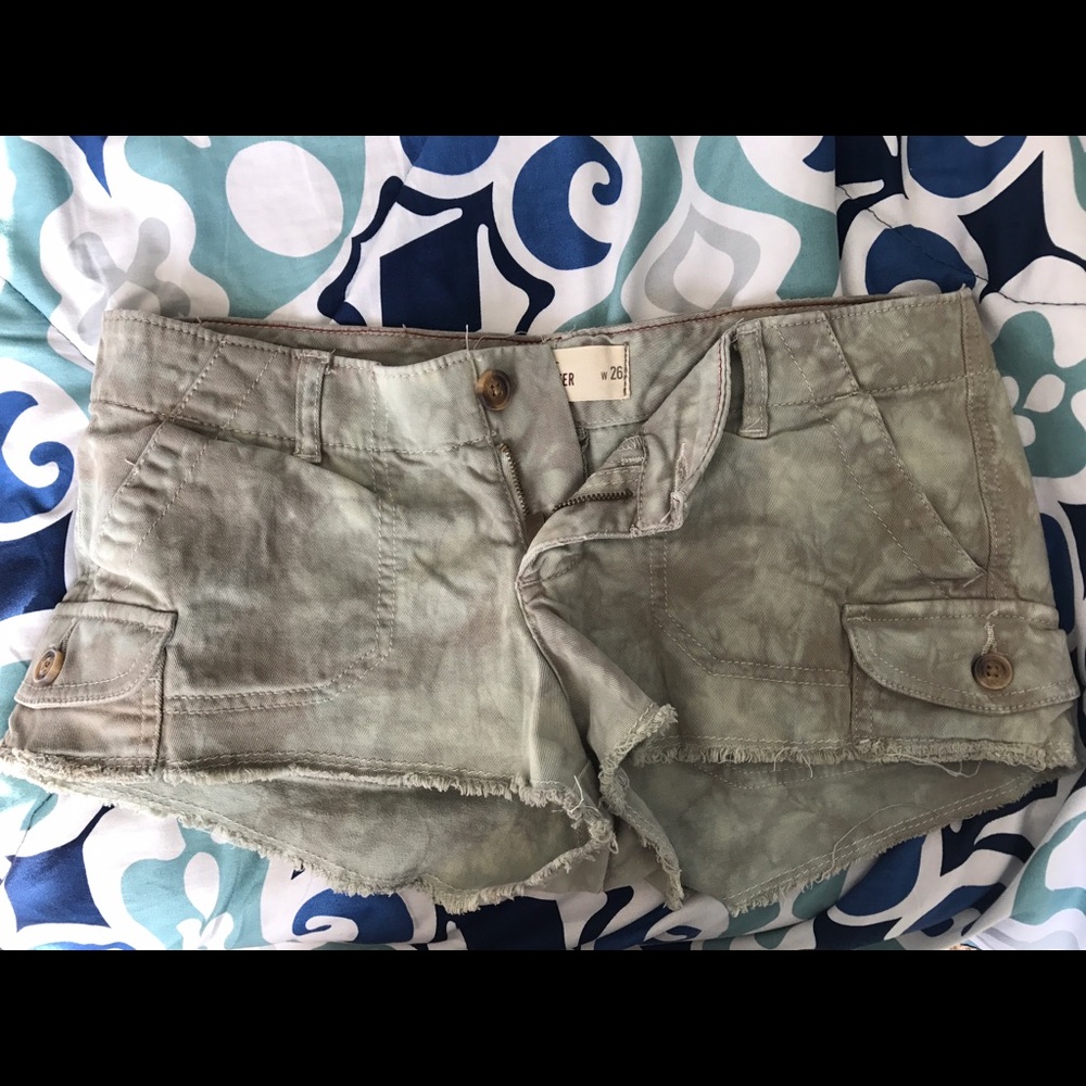 Hollister khaki shorts